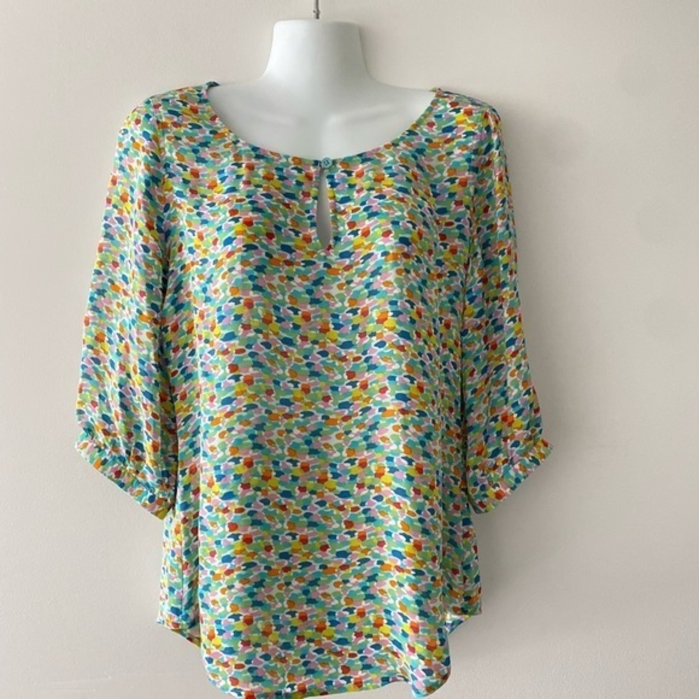 C. Wonder blouse silk multicolored 3/4 sleeves enamel buttons